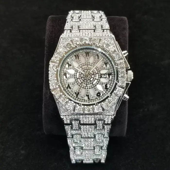 Montre en diamant pour hommes, marque célèbre, Design Unique, pierres précieuses vertes, montres à Q