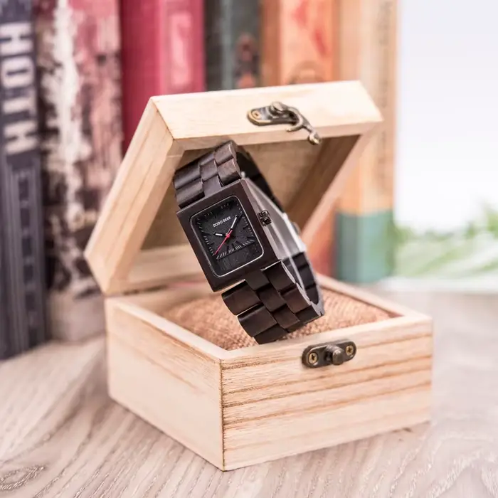 Montre-bracelet en bois d'ébène Quartz élégante pour femmes occasions spéciales mode et casual résistante à l'eau avec fermoir caché à bouton-poussoir
