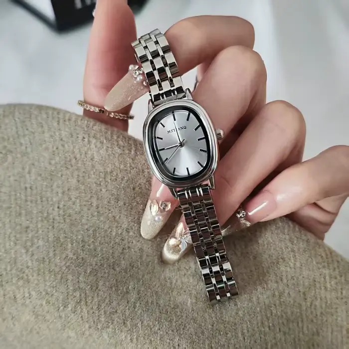 Montre pour femme de marque célèbre