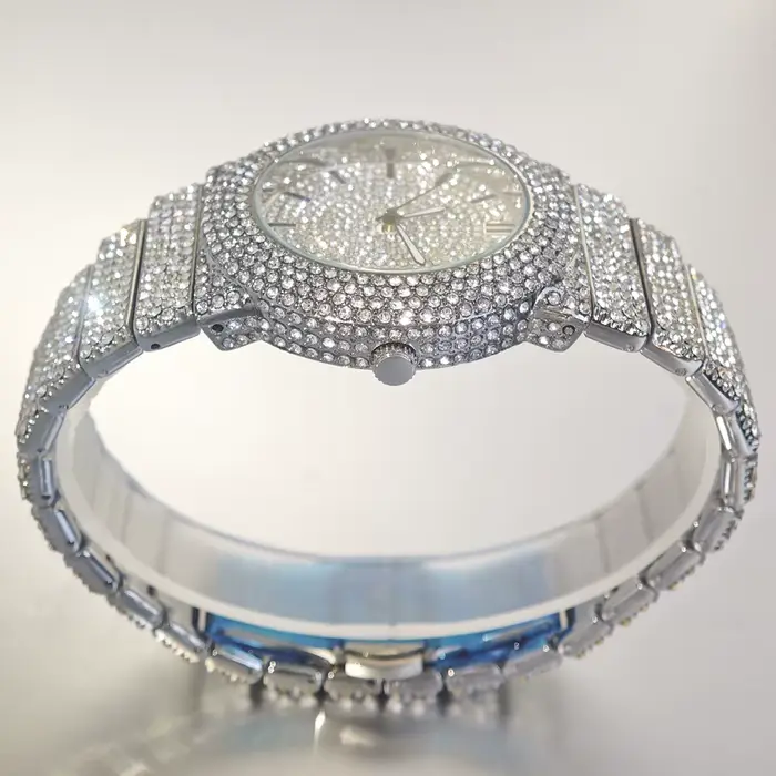 Offre spéciale Hip Hop glacé montre pour homme mode étanche Quartz montre-bracelet hommes de luxe diamant bijoux Reloj Hombre livraison directe