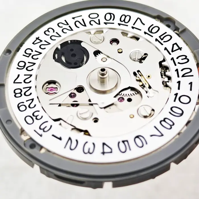 Nouveau mouvement de montre automatique mécanique haut de gamme et de haute précision du japon avec 24 pierres précieuses NH35 35A