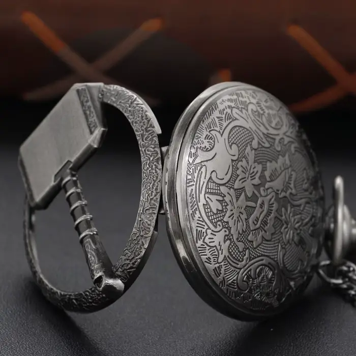 Montre de poche à Quartz creuse mythologie nordique marteau de Thor pendentif Vintage Steam Punk cadeau à la mode pour hommes et femmes occasions spéciales