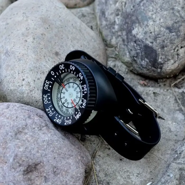 Montre de plongée professionnelle étanche avec boussole