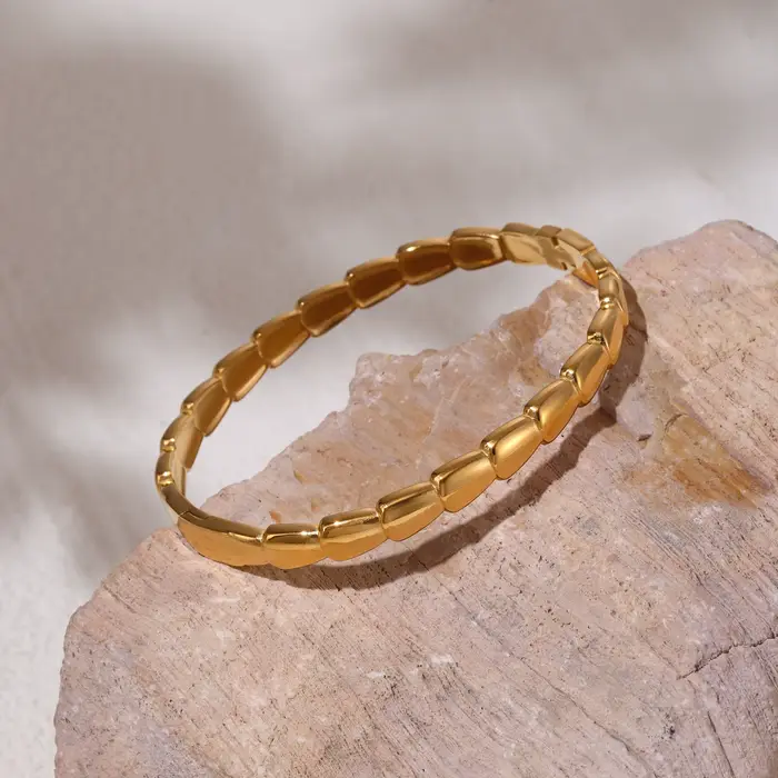 Bracelet jonc pour femme en acier inoxydable plaqué or 18 carats PVD