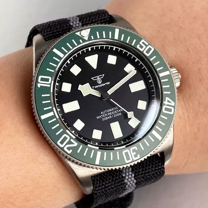 Montre mécanique Tandorio 42 mm rétro avec boîtier en titane résistant à l'eau pour homme occasions spéciales plongée style élégant