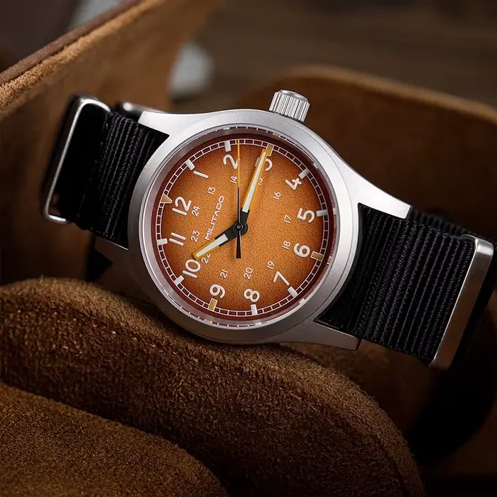 Montre Militado ML24 Nouveau Mouvement Quartz à Balayage VH31 Saphir Lumineuse Occasions Spéciales Robuste Vintage