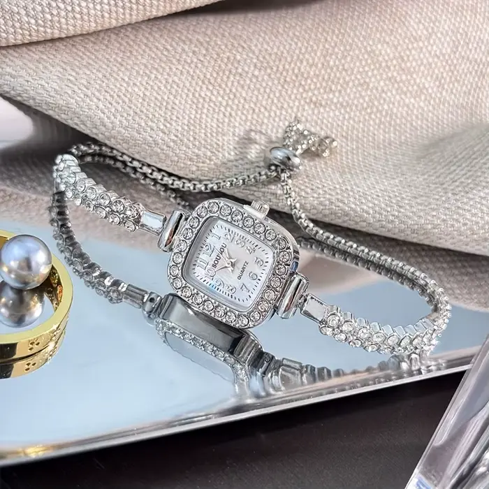 Montre carrée élégante pour femme