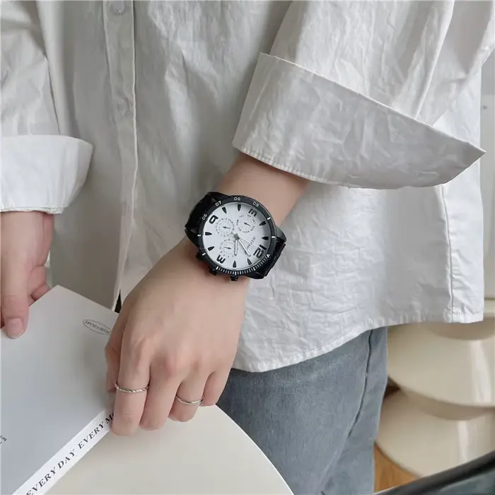 Montre-bracelet à quartz à grand cadran pour homme