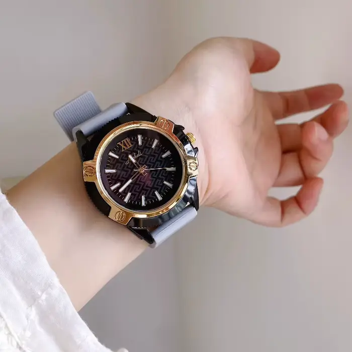 Grand-mère gris mode haute qualité grand cadran montre Silicone lumineux Quartz Couple montres pour hommes femmes 2025