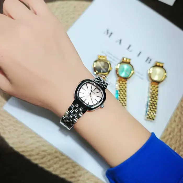 Montre carrée classique pour femme SUNMATE en acier inoxydable résistante à l'eau pour occasions formelles et décontractées
