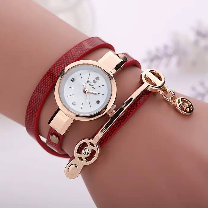 Montre à quartz simple pour femme, bracelet en métal doré, mode