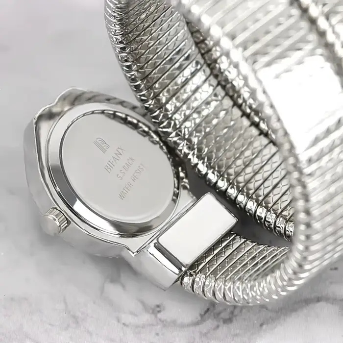 Montre à Quartz en forme de serpent de luxe