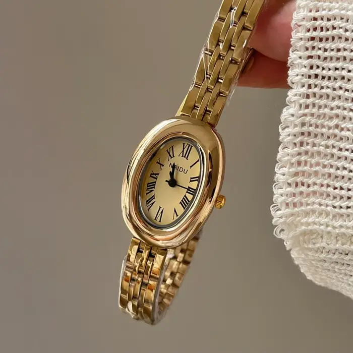Offre spéciale montre de mode pour les femmes mi-ancien Style cadran ovale petite