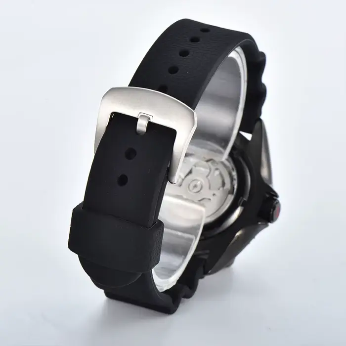 Montre de plongée noire PARNSRPE automatique avec calendrier complet et résistance à l'eau 20 bars pour homme aventuriers et amoureux de l'élégance