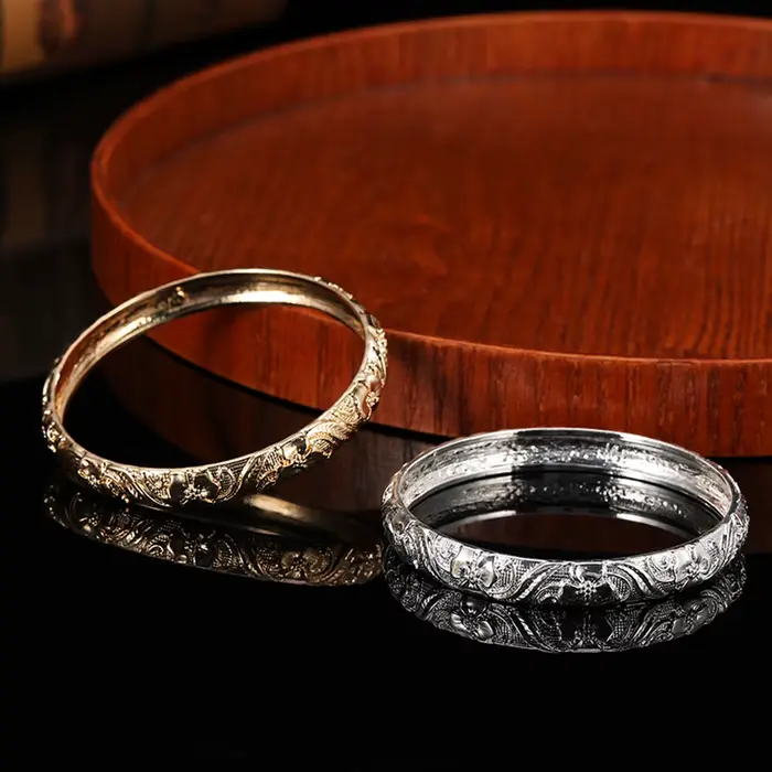 Bracelet à motifs floraux pour femmes
