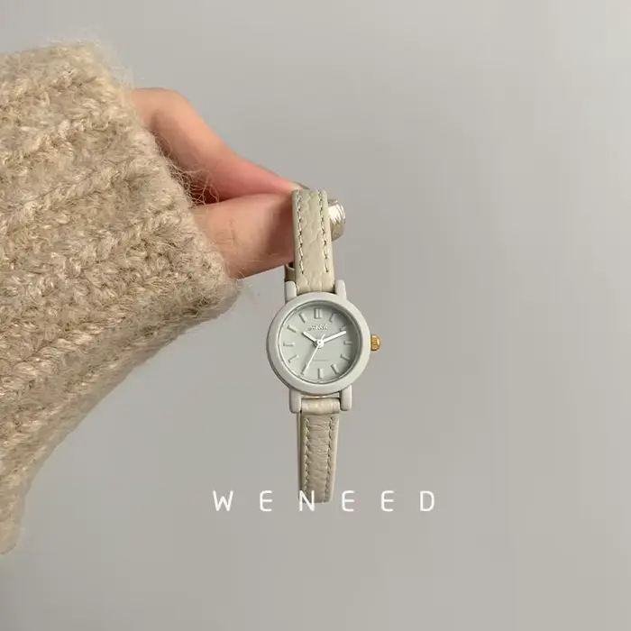 Montre-bracelet à quartz arc-en-ciel ultra fine pour femme