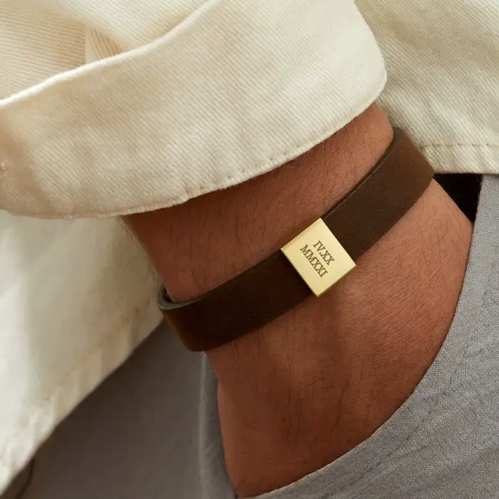 Bracelet personnalisé en cuir noir pour homme