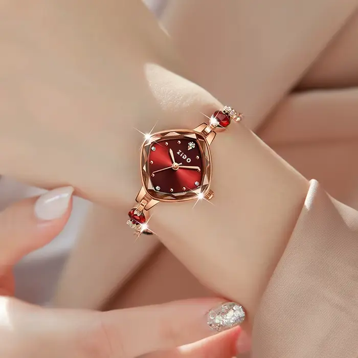 Montre pour femme de marque rouge