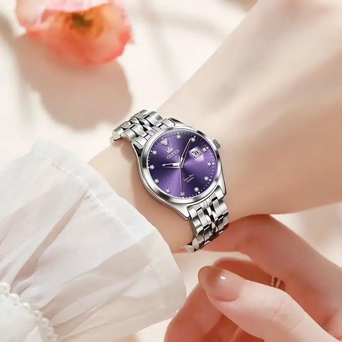 Montres à cadran violet diamant pour femmes