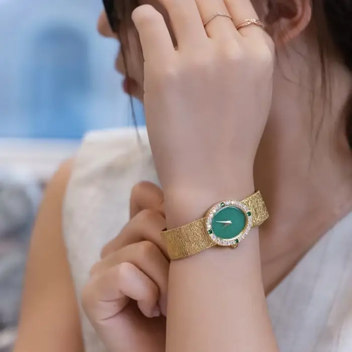 Montre de luxe pour femme en or