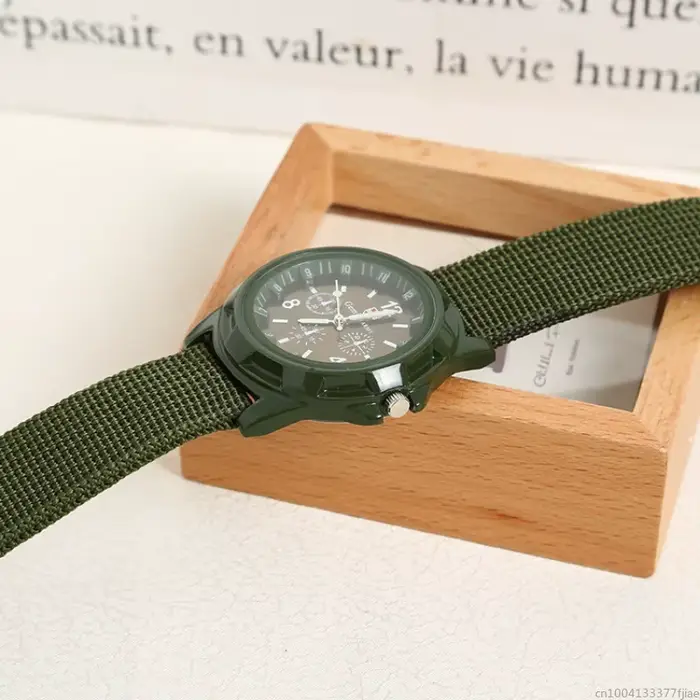 Montre à quartz avec bracelet en toile en tissu pour homme