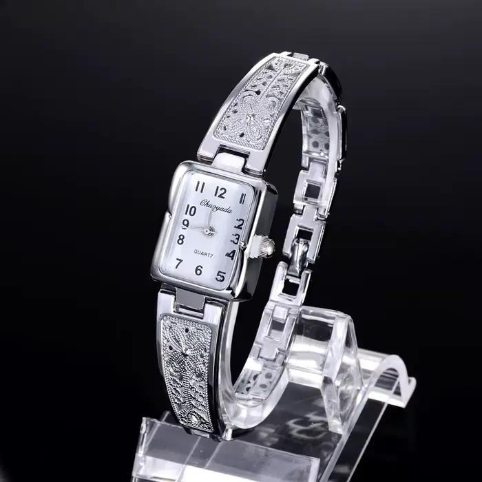 Or/argent femmes Vintage montres de luxe élégant Quartz mode Rectangle cadran montre sculpté motif Bracelet décontracté