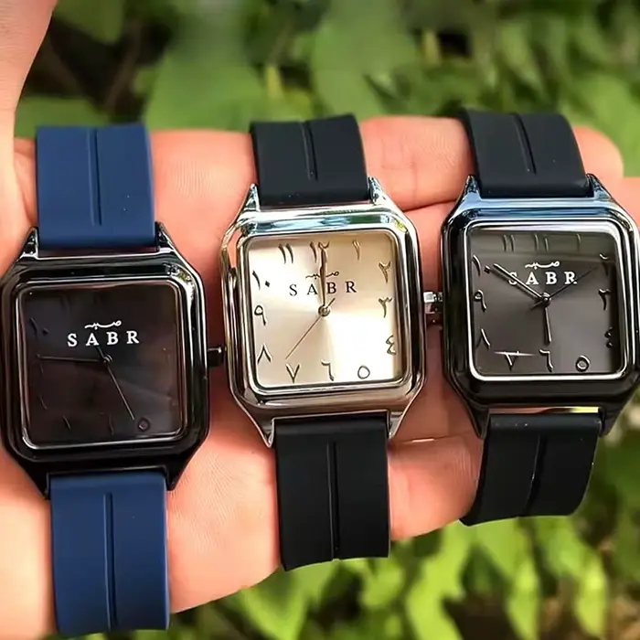 Sabr montre à chiffres arabes 3ATM boîtier en alliage étanche montre-bracelet à Quartz pour hommes bracelet en Silicone