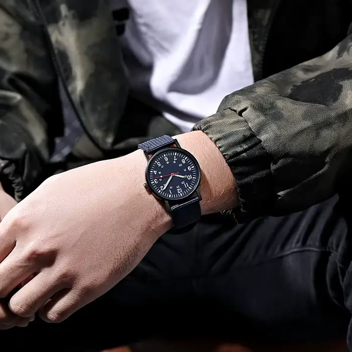 Montre à quartz étanche pour homme