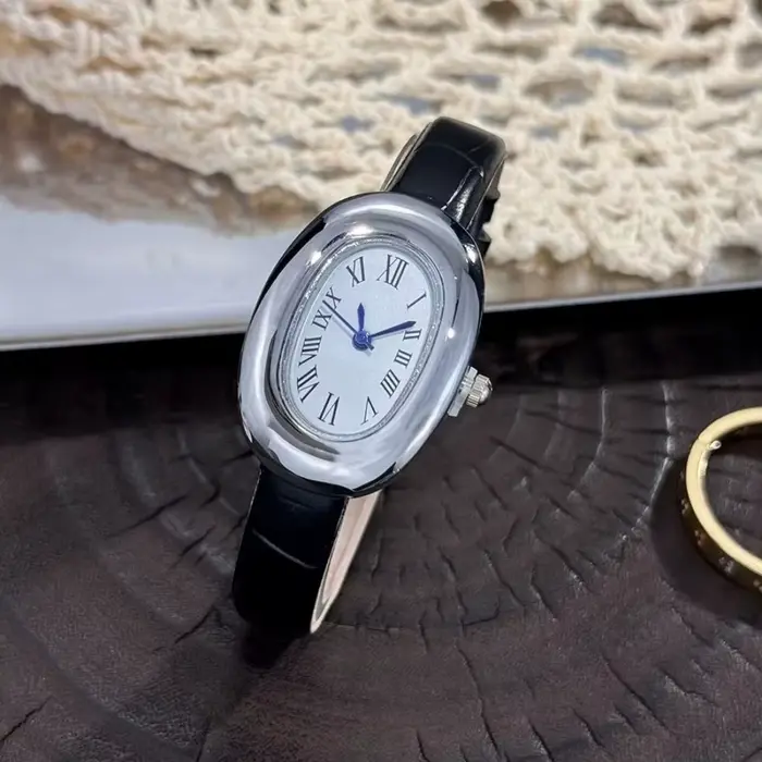 Nouvelle montre-bracelet pour femme, ovale, à quartz, élégante, miniature, style vintage, avec brace