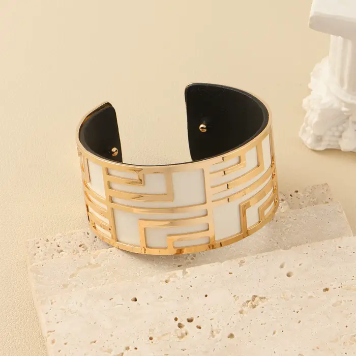 Bracelet en cuir interchangeable double face pour femmes décoration en forme de ligne de luxe bijoux à la mode manchette ouverte de fête style bureau carrière différentes couleurs de placage