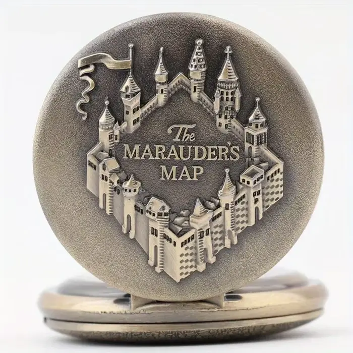Montre de poche vintage Castle en relief Marauder Map avec chaîne en bronze - Un accessoire intemporel!