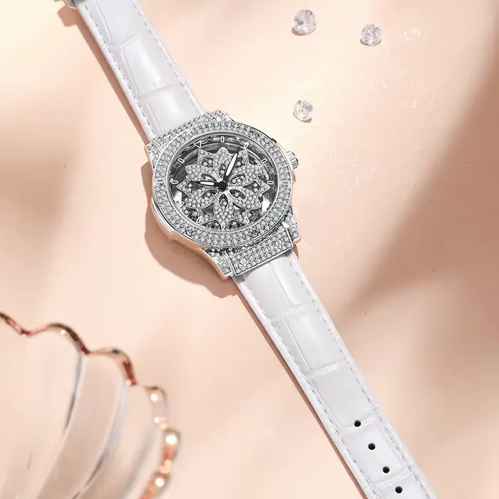 Montre pour femme populaire avec grand cadran à la mode