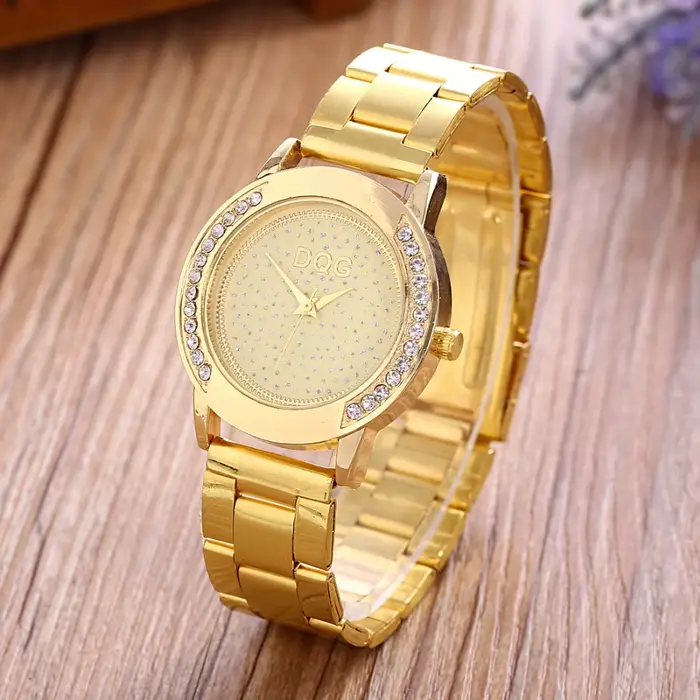 Montre en acier inoxydable pour femmes élégante et décontractée à Quartz avec bracelet en alliage pour toutes les occasions spéciales