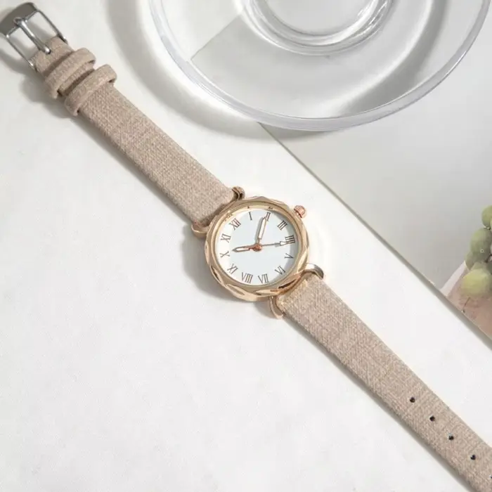 Montre-bracelet élégante pour femmes en plastique avec bracelet réglable en faux cuir pour étudiantes et usages quotidiens