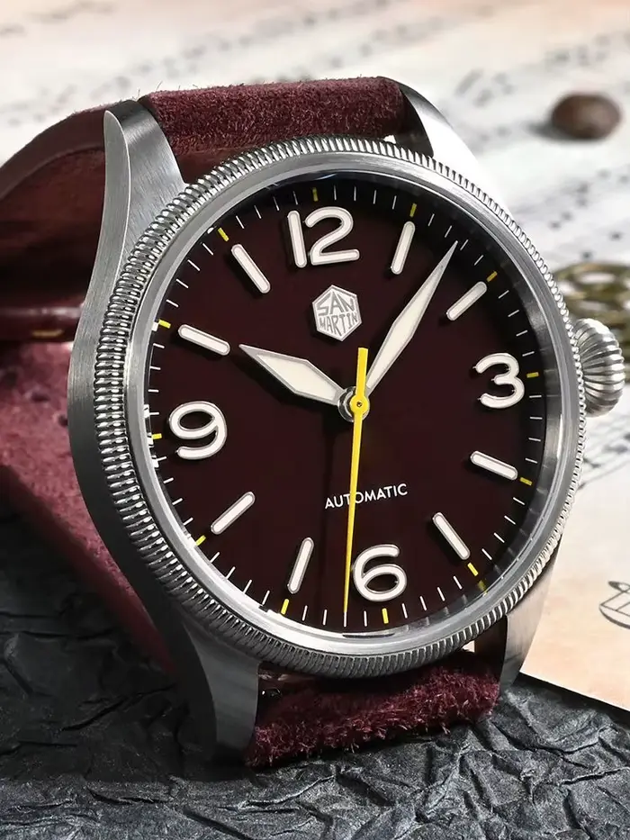 Montre San Martin 38.5mm NH35 Automatique Étanche avec Bracelet en Cuir Suédé pour Occasions Spéciales Robuste et Élégante