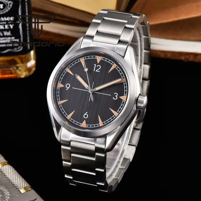 Montre-bracelet automatique en verre saphir pour homme
