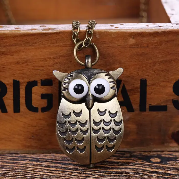 Montre de poche rétro avec motif hibou