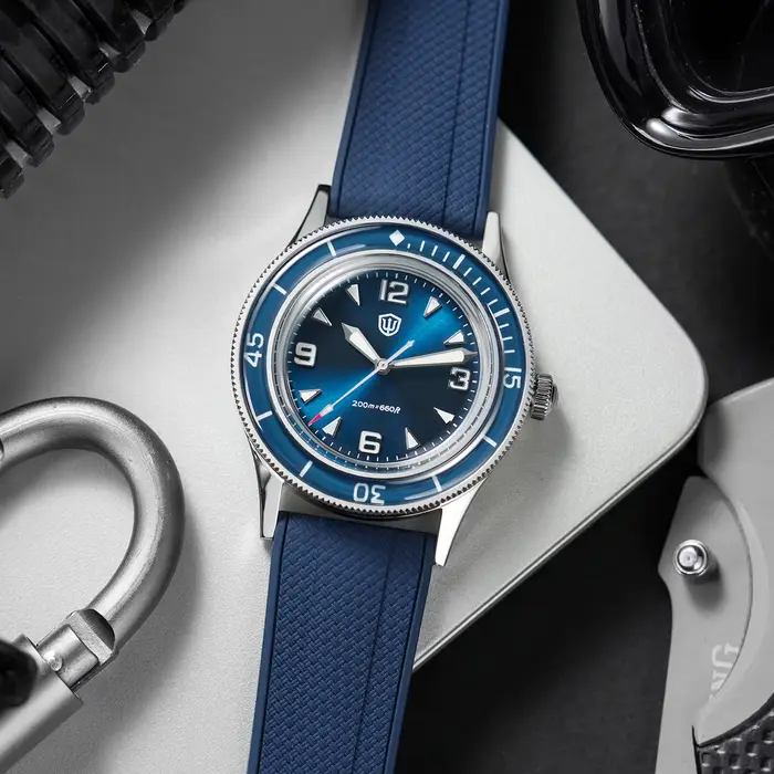 Watchdives – montre 50-Fathoms VH31