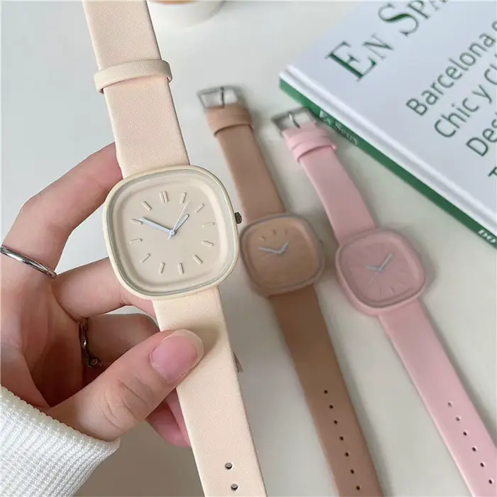 Montre carrée Macaron pour femme