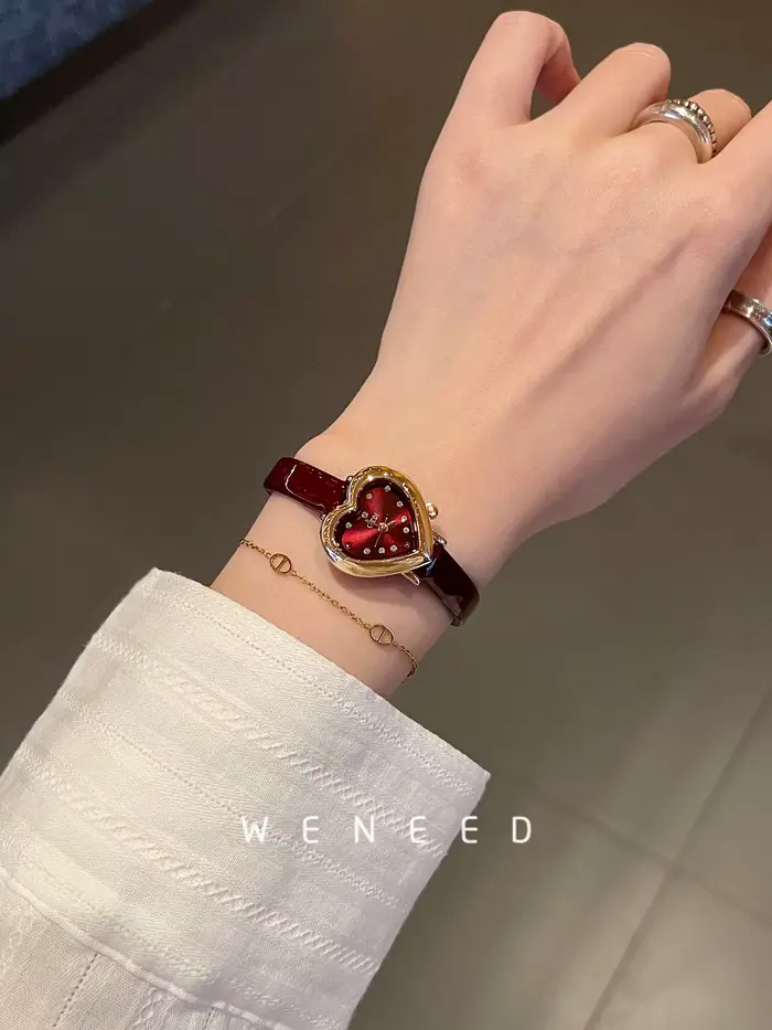 Nouvelle montre pour femme rouge