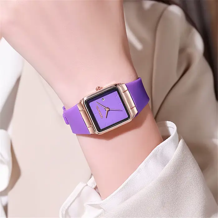 Montre carrée noire élégante pour femme avec calendrier Quartz décontracté et bracelet silicone