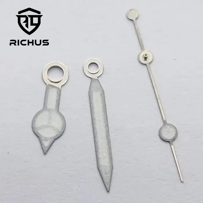 RICHUS RONDA 515 aiguilles de montre argent