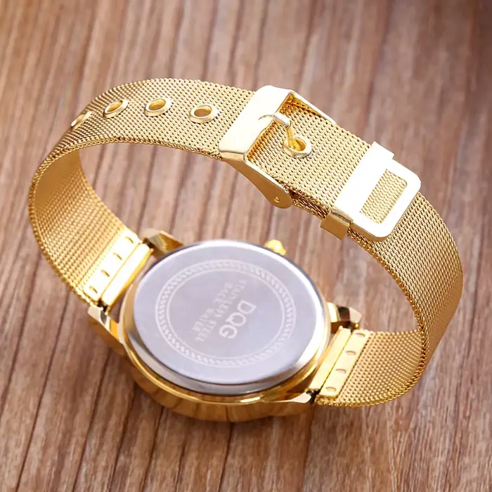 Montre en acier inoxydable pour femmes élégante et décontractée à Quartz avec bracelet en alliage pour toutes les occasions spéciales