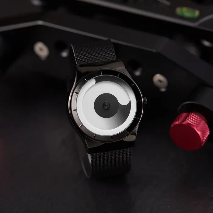 Montres homme à la mode créative personnalisable cadran circulaire étoile vortex quartz pour hommes occasions spéciales