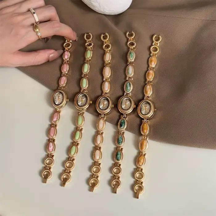 Montre élégante à quartz pour femmes