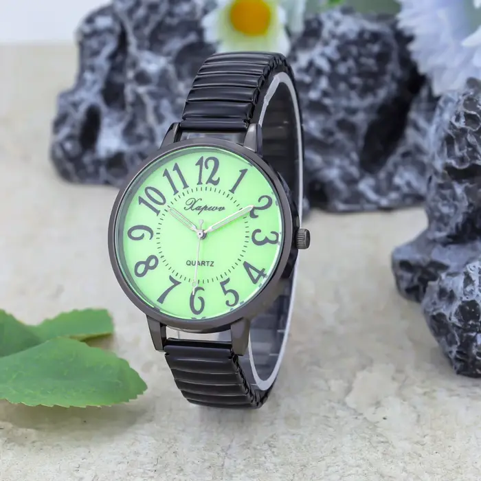Montre à bandes élastiques lumineuse en alliage pour femmes, quartz, style mode et casual, cadran lumineux, bracelet confortable, occasion spéciale