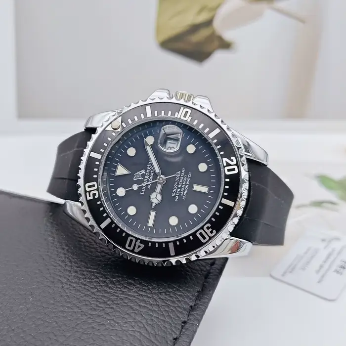 Montre LUOLINGONGJUE Mécanique Luxe Haut de Gamme Hommes Design Squelette Bracelet Silicone Cadran Rond Occasions Spéciales