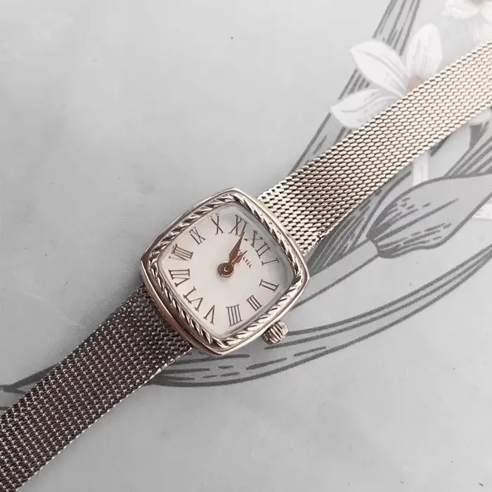 2025 nouvelle montre pour femme Vintage plaqué or luxe Noble cadeau pour les amoureux