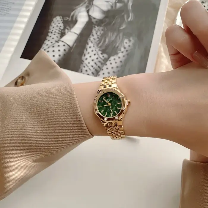 Mode femme chambre ronde or bracelet en acier Quartz montre-bracelet de luxe dames montre dorée pour femmes horloge