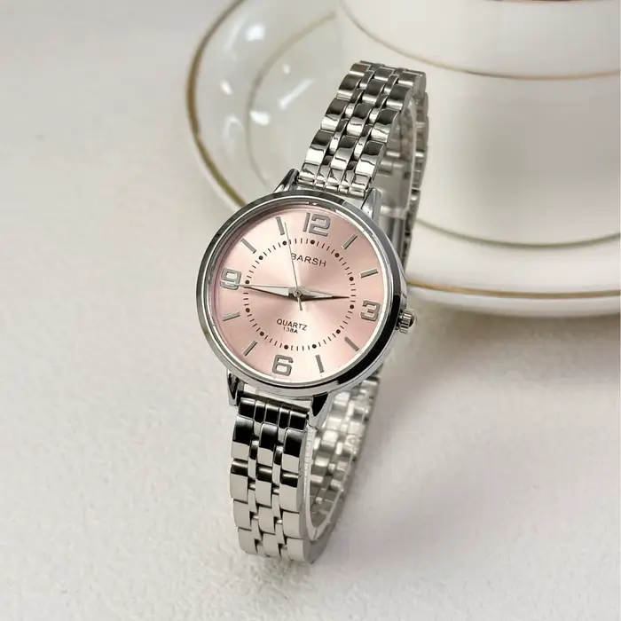 Montres pour femmes mode polyvalente